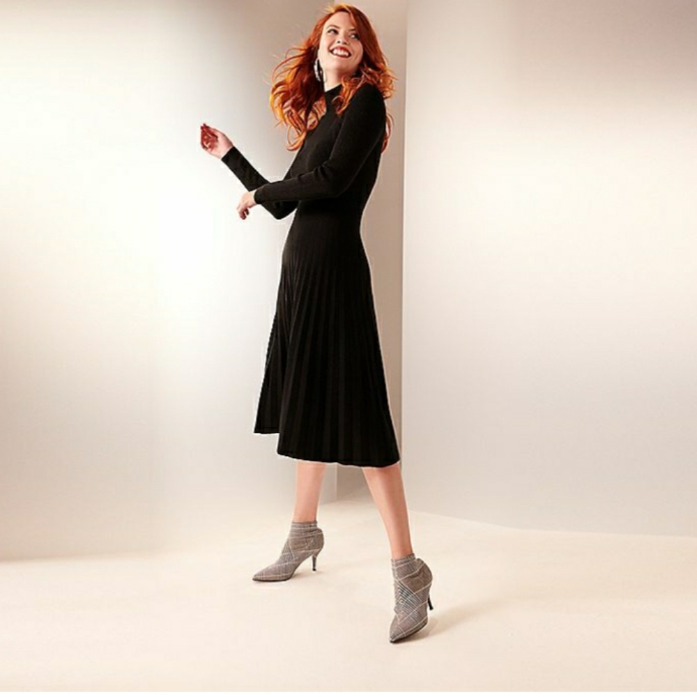 Nine west pleated midi sweater dress black size medium